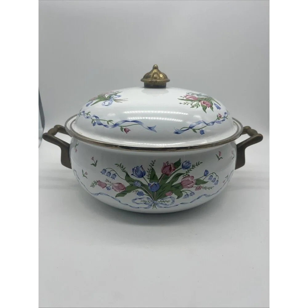 French Fluer 4 quart covered Floral casserole pan Enamel On Steel